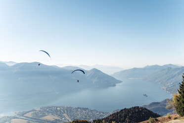 Schweiz, Tessin, Locarno, Ascona, Lago Maggiore, Gleitschirmflieger - WFF00033