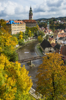 Tschechische Republik, Blick auf Cesky Krumlov und die Moldau (Vltava) - RUNF01518