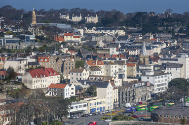 Vereinigtes Königreich, Kanalinseln, Guernsey, Blick auf Saint Peter Port - RUNF01541