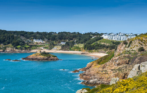 Vereinigtes Königreich, Kanalinseln, Jersey, Blick auf die Bucht von Portelet - RUNF01555