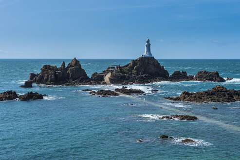 Vereinigtes Königreich, Kanalinseln, Jersey, Leuchtturm La Corbiere - RUNF01558