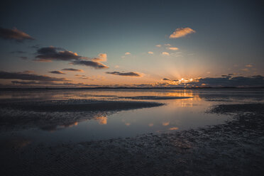 Deutschland, Sylt, Nationalpark Schleswig Holsteinisches Wattenmeer, List, Ellenbogen, Sonnenuntergang Abendlicht - ANHF00071