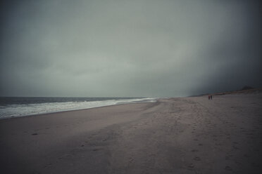 Deutschland, Sylt, Kampen, einsamer Strand, Meer, Winter - ANHF00085