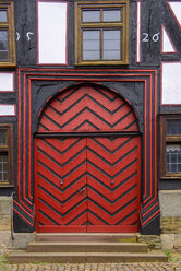 Deutschland, Fritzlar, Altstadt, Eingangstür des Hochzeitshauses - LBF02483