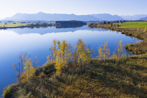 Deutschland, Oberbayern, Alpenvorland, 'Das Blaue Land', Riegsee, Nordufer bei Murnau - SIEF08469