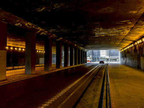Innenraum eines Tunnels in der Stadt Madrid, Spanien, lizenzfreies Stockfoto