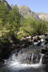 Österreich, Lungau, Gebirgsbach - CRF02844