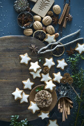 Cinnamon stars, star anise, cinnamon sticks, nutcracker and pine cones - ASF06355