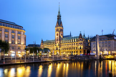 Germany, Hamburg, City Hall with Inner Alster Lake - PUF01388