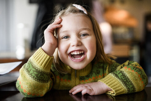 Portrait of laughing girl - EYAF00067