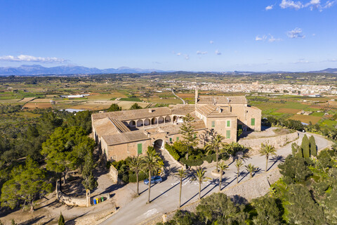 Spanien, Mallorca, Luftaufnahme über Santuari de Monti Sion, lizenzfreies Stockfoto