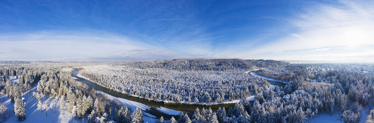 Deutschland, Bayern, Luftbild über Isar und Isarauen im Winter - SIEF08470