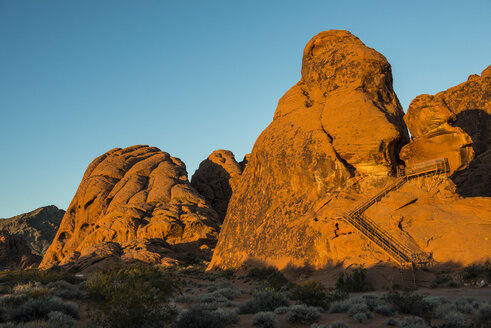 USA, Nevada, Atlatl Rock, Staircase leading to Indian paintings in the Valley of Fire State Park - RUNF01649