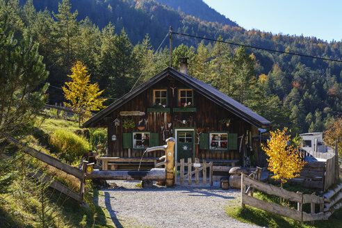 Österreich, Tirol, Karwendelgebirge, Hinterautal, Alpenvereinshütte - SIE08495