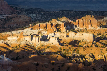 USA, Utah, Bryce Canyon National Park, Sandsteinformationen - RUNF01654