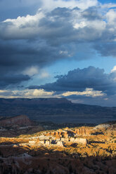 USA, Utah, Bryce Canyon National Park, Sandsteinformationen - RUNF01655