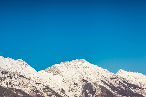 Österreich, Tirol, Schneebedeckte Alpen bei Innsbruck - FLMF00174