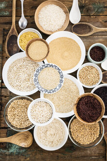 Getreidemischung: roter Reis, schwarzer Reis, Gerste, Amaranth, Quinoa, Reis, Bulgur, Dinkel, Hafer und Buchweizen - GIOF05938