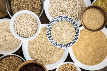 Getreidemischung: roter Reis, schwarzer Reis, Gerste, Amaranth, Quinoa, Reis, Bulgur, Dinkel, Hafer und Buchweizen - GIOF05939