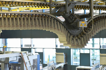 Maschinen für den Transport, Förderband in einer Druckerei - SCHF00503