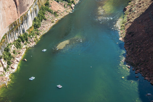 USA, Arizona, Blick auf den Glen Canyon und den Colorado River - RUNF01709