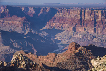 USA, Arizona, Blick über den Grand Canyon - RUNF01710