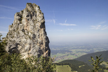 Deutschland, Bayern, Blick von Kampenwand in den Chiemgau - MAMF00507