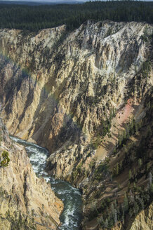 USA, Wyoming, Yellowstone National Park, farbenfroher Grand Canyon des Yellowstone - RUNF01747