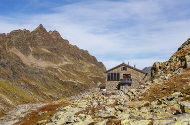 Austria, Vorarlberg, Silvretta, Klostertal, trail and mountain hut - WWF04970