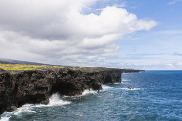 USA, Hawaii, Big Island, Volcanoes National Park, Pacific Ocean, lava coast - FOF10532