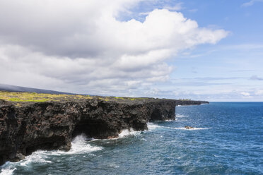 USA, Hawaii, Big Island, Volcanoes National Park, Pazifischer Ozean, Lavaküste - FOF10532