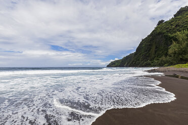 USA, Hawaii, Big Island, Waipio Valley, Waipi'o Schwarzer Sandstrand - FOF10566