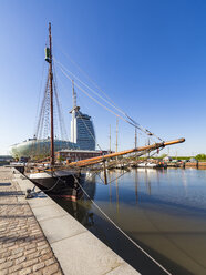 Deutschland, Bremen, Bremerhaven, Neuer Hafen, Havenwelten, Segelschiff, Klimahaus, Science Center, Atlantic Hotel Sail City - WDF05222