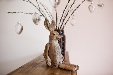 Wooden Easter bunny on a shalf - KMKF00807