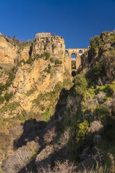 Spanien, Andalusien, Provinz Malaga, Ronda, Puente Nuevo und Canyon del Tajo, El Tajo - TAMF01235