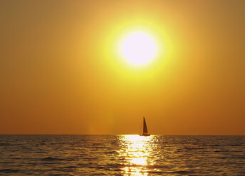 Croatia, Rovinj, sunset above the sea - WWF04995