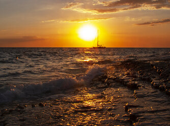 Croatia, Rovinj, sunset above the sea - WWF04997