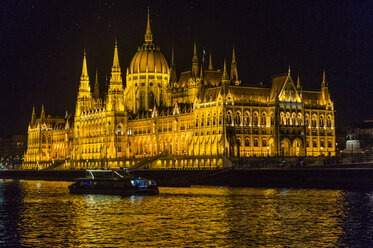 Hungary, Budapest, illuminated parliament by night - RUNF01762