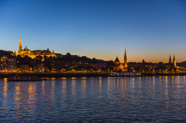 Hungary, Budapest, city view with Matthias Church at dusk - RUNF01772