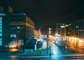 Street scene at night, Düsseldorf, Nordrhein-Westfalen, Germany - CUF50141