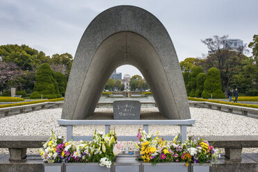 Japan, Hiroshima-Friedensdenkmal in Hiroshima - RUNF01775