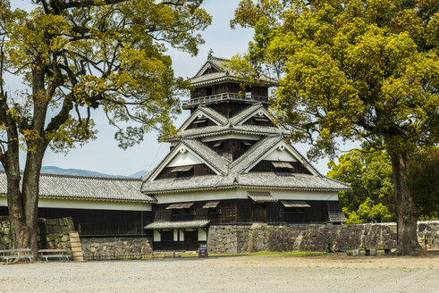 Japan, Kumamoto, Blick auf die Burg Kumamoto - RUNF01792