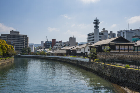 Japan, Nagasaki, Koloniale Gebäude auf der künstlichen Insel Dejima im Hafen von Nagasaki, lizenzfreies Stockfoto