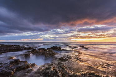 USA, Hawaii, Big Island, Kona, Pele's Well, Blowhole at aunset - FOF10588