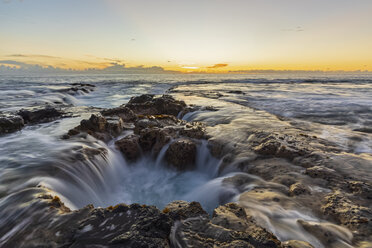 USA, Hawaii, Big Island, Kona, Pele's Well bei Sonnenuntergang - FOF10596