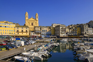 Frankreich, Korsika, Bastia, alter Hafen mit Kirche St. Johannes Baptist - LBF02524