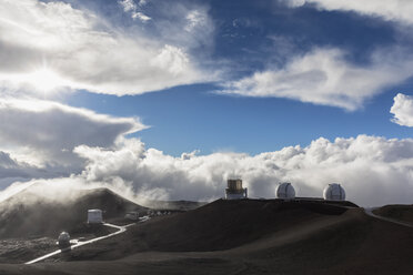 USA, Hawaii, Vulkan Mauna Kea, Teleskope der Mauna Kea Observatorien - FOF10614