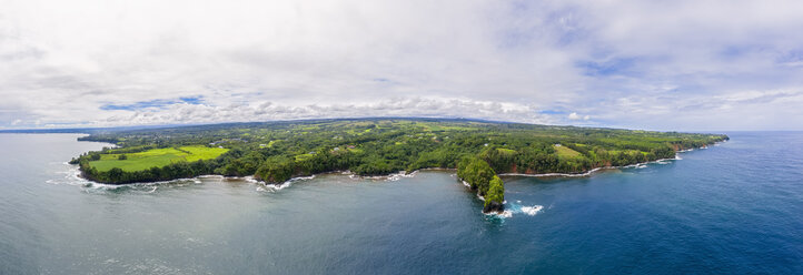 USA, Hawaii, Big Island, Onomea Bay, Aerial view - FOF10620