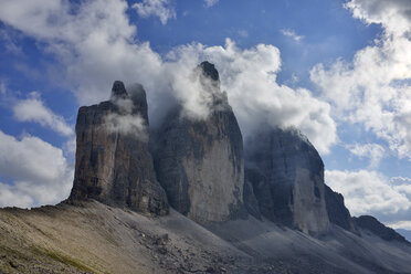 Italy, Sexten Dolomites, Tre Cime di Lavaredo, Nature Park Tre Cime, Unesco World Heritage Natural Site - RUEF02150