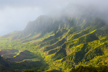 USA, Hawaii, Kalalau Aussichtspunkt über die Napali-Küste vom Kokee State Park aus - RUNF01829